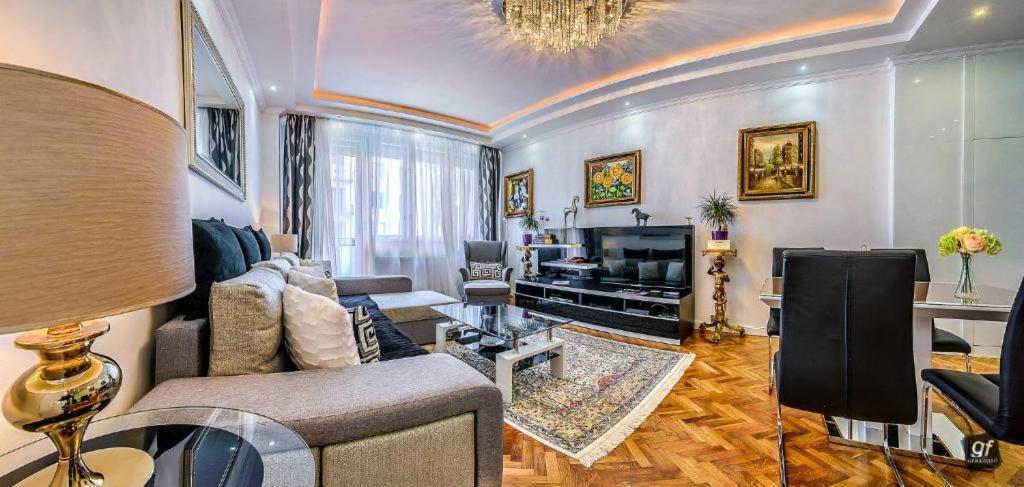 B&P Maine Street Apartments Budapest Eksteriør bilde